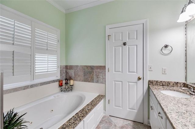 110 Pond View Point, Lagrange, GA 30240