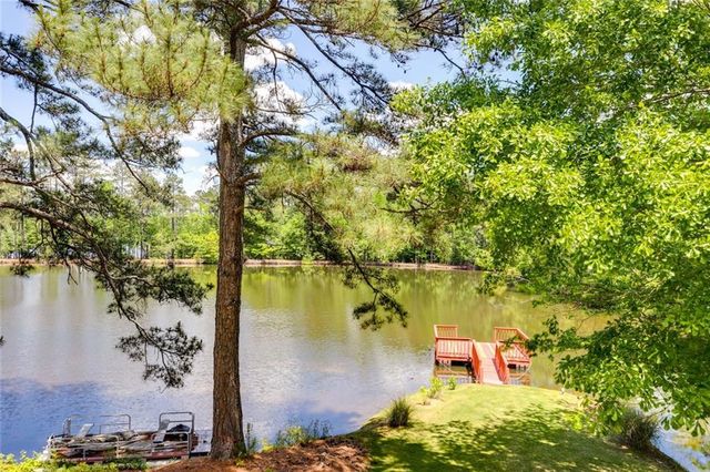 110 Pond View Point, Lagrange, GA 30240