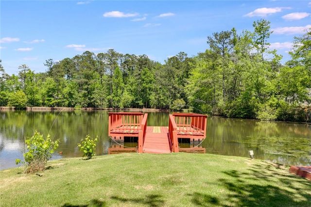 110 Pond View Point, Lagrange, GA 30240