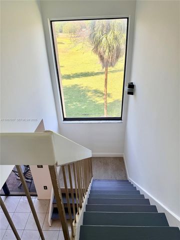 281 W Park Dr 8-14, Miami, FL 33172