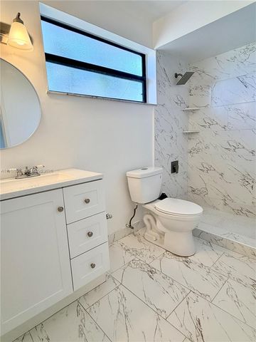 281 W Park Dr 8-14, Miami, FL 33172