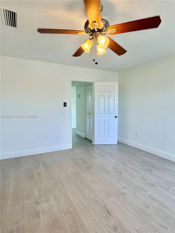 281 W Park Dr 8-14, Miami, FL 33172