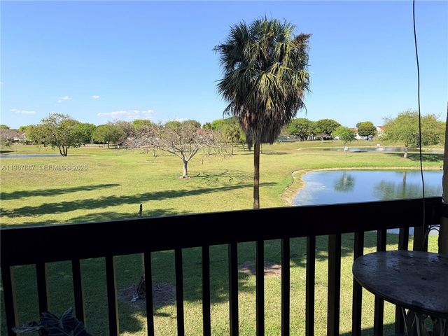 281 W Park Dr 8-14, Miami, FL 33172