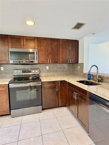 281 W Park Dr 8-14, Miami, FL 33172