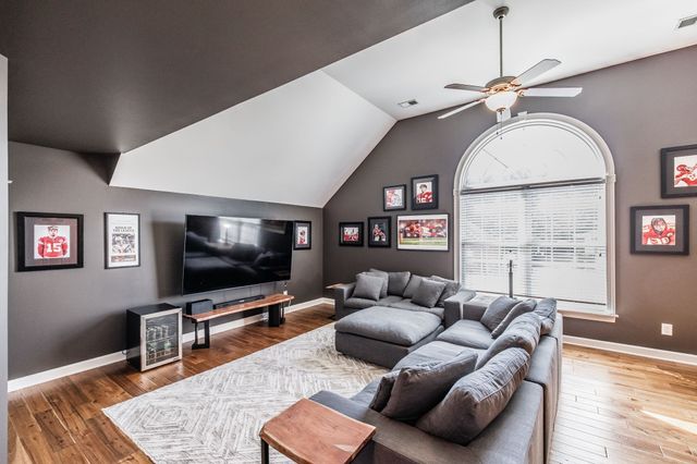823 Tall Oak Trl, Mount Juliet, TN 37122
