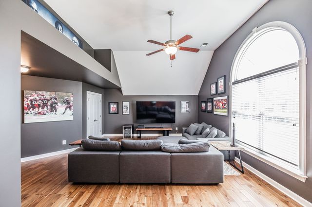 823 Tall Oak Trl, Mount Juliet, TN 37122