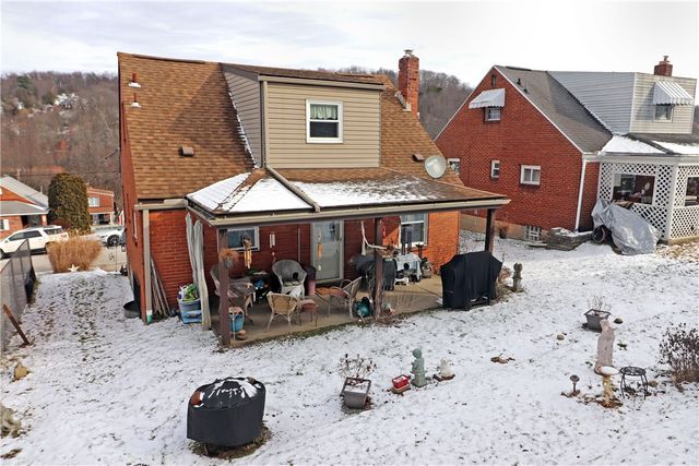 437 Cedar St, Jeannette, PA 15644