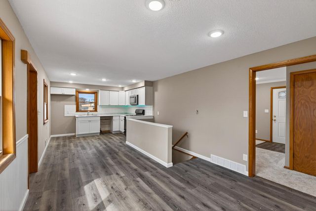 1923 Vale Avenue NW, Elk River, MN 55330