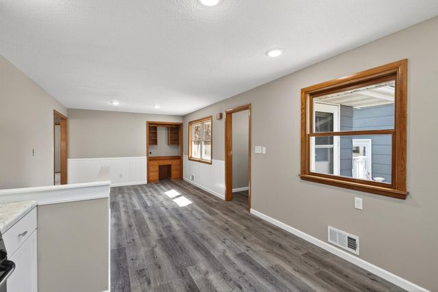 1923 Vale Avenue NW, Elk River, MN 55330