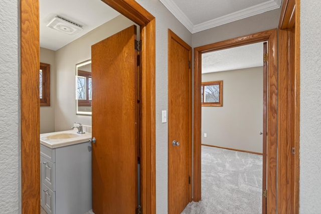 1923 Vale Avenue NW, Elk River, MN 55330