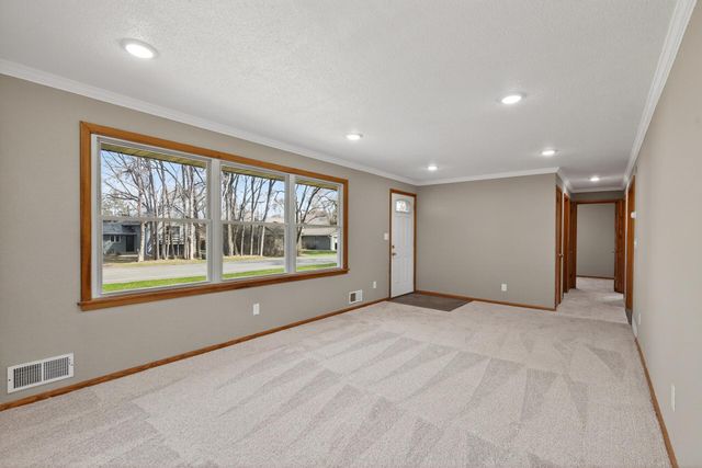 1923 Vale Avenue NW, Elk River, MN 55330