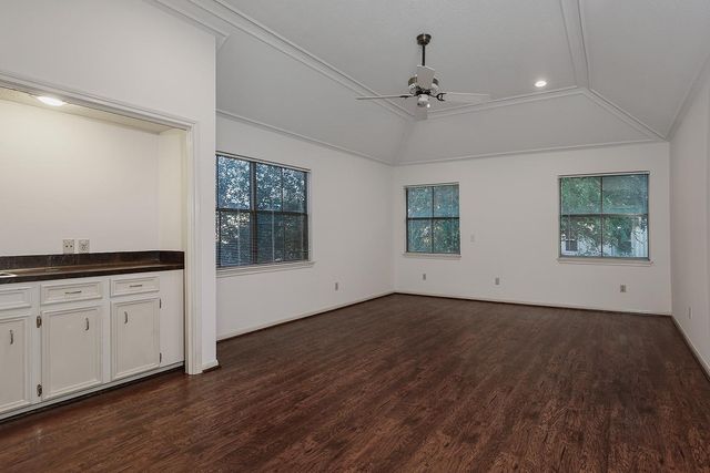 1111 Fleetwood Place Drive, Houston, TX 77079