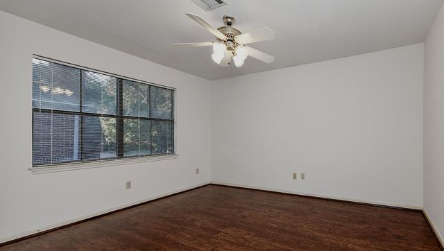 1111 Fleetwood Place Drive, Houston, TX 77079