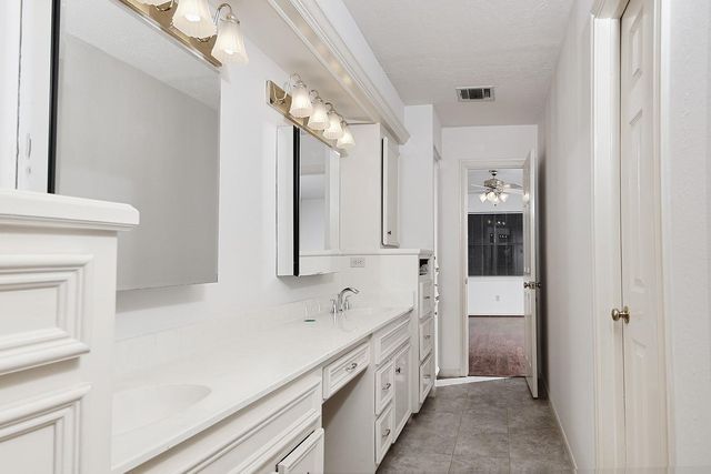 1111 Fleetwood Place Drive, Houston, TX 77079