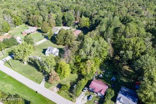 605 Woodcliff Rd, Monterey, TN 38574