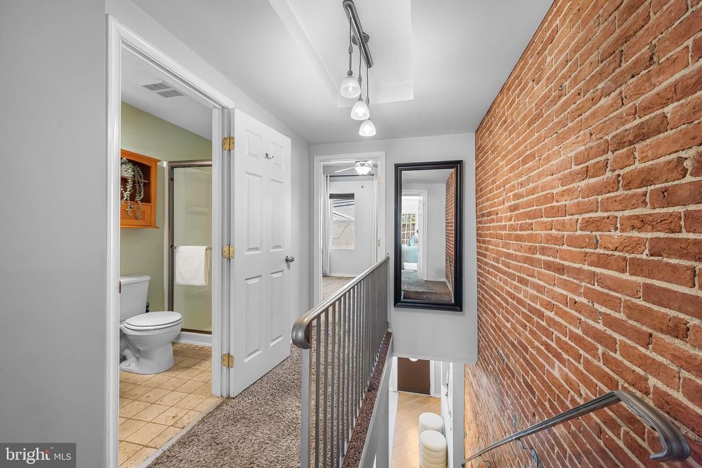 Image 18 of property listing at 511 S BRADFORD ST S, Baltimore, MD 21224