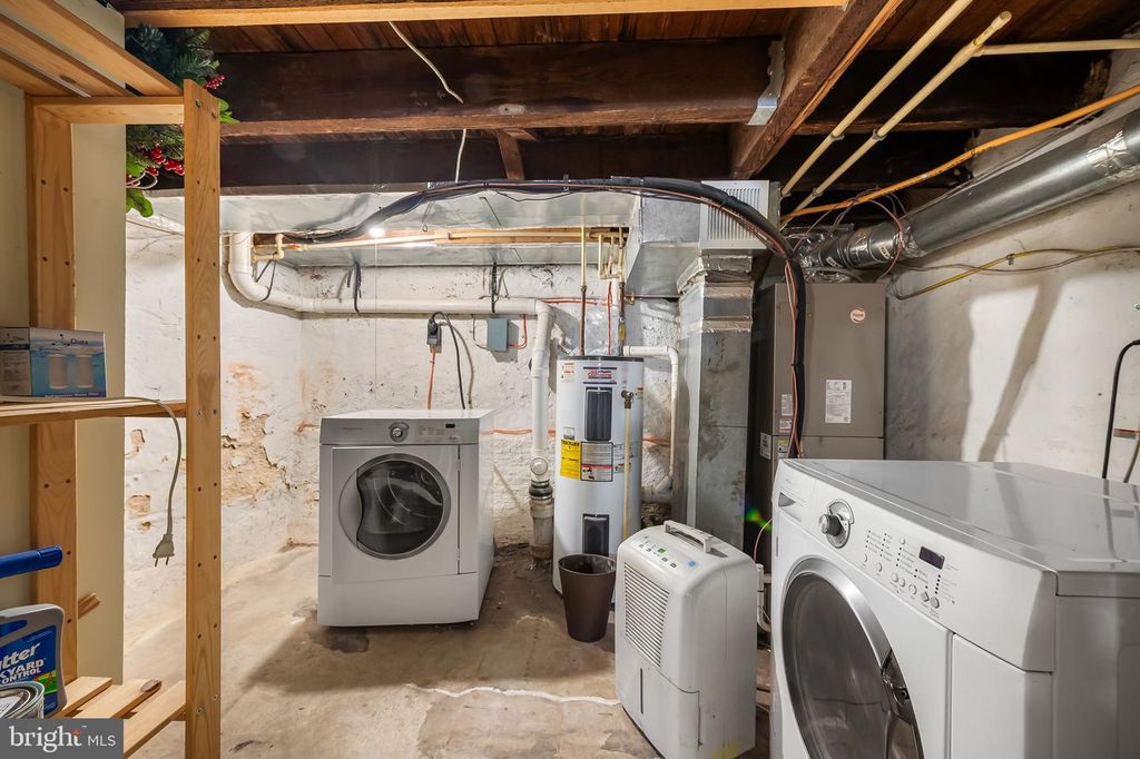 Image 30 of property listing at 511 S BRADFORD ST S, Baltimore, MD 21224