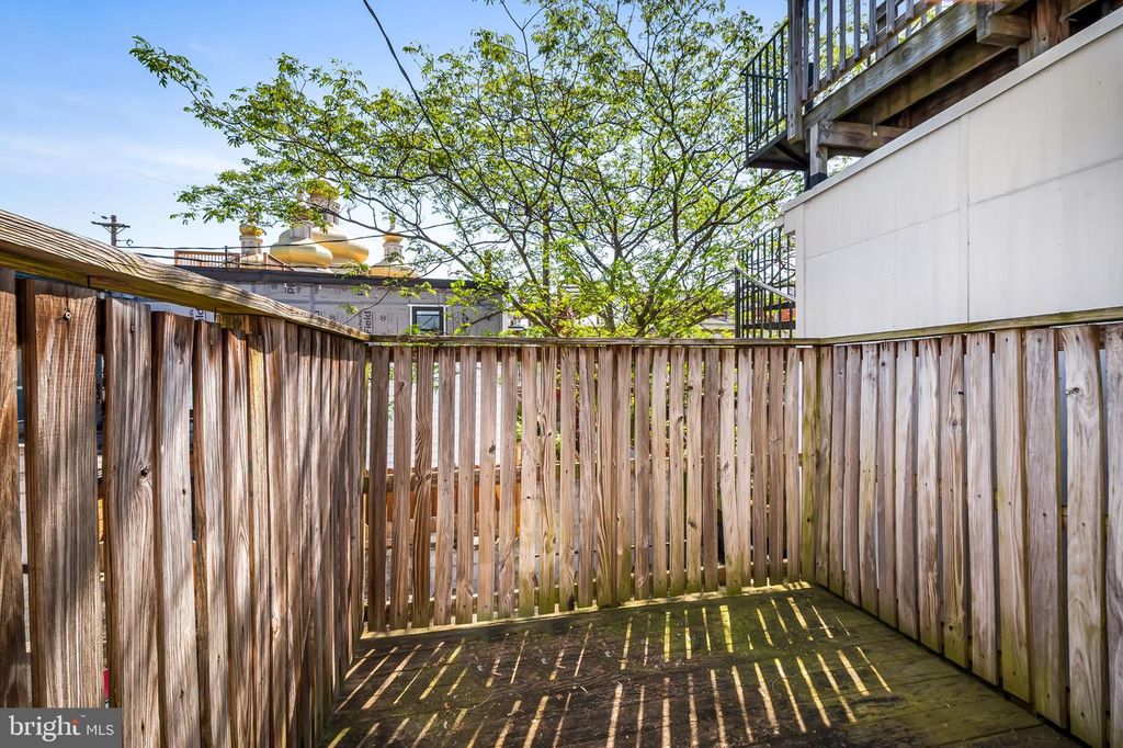 Image 31 of property listing at 511 S BRADFORD ST S, Baltimore, MD 21224