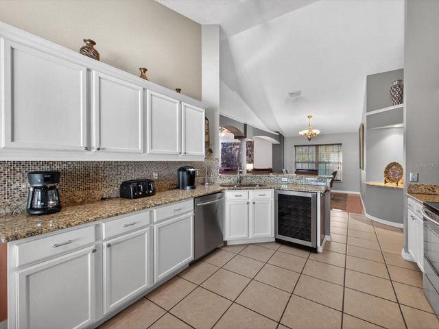 344 LAKE SHORE PARKWAY, Davenport, FL 33896