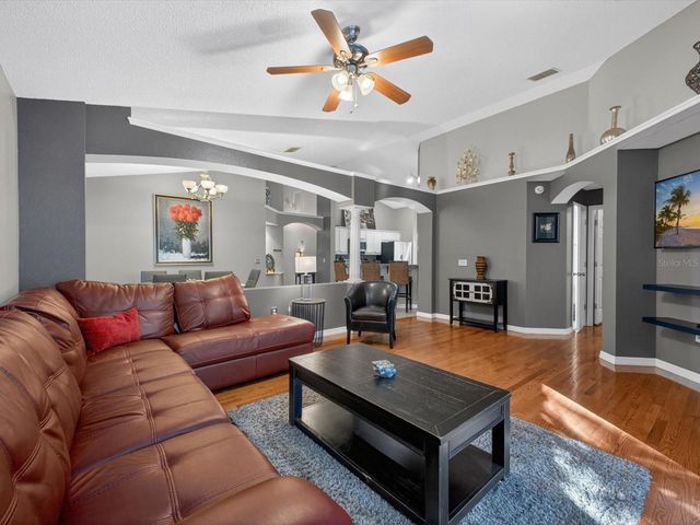 344 LAKE SHORE PARKWAY, Davenport, FL 33896