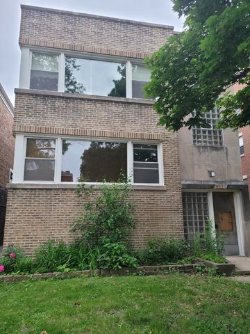 2521 W Farragut Avenue, Chicago, IL 60625
