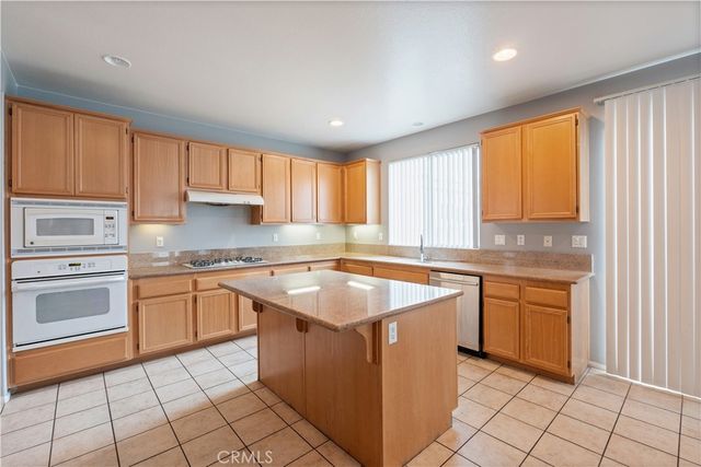 12569 Mesa View Drive, Victorville, CA 92392