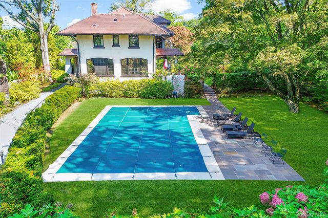 9 Forest Place, New Rochelle, NY 10804