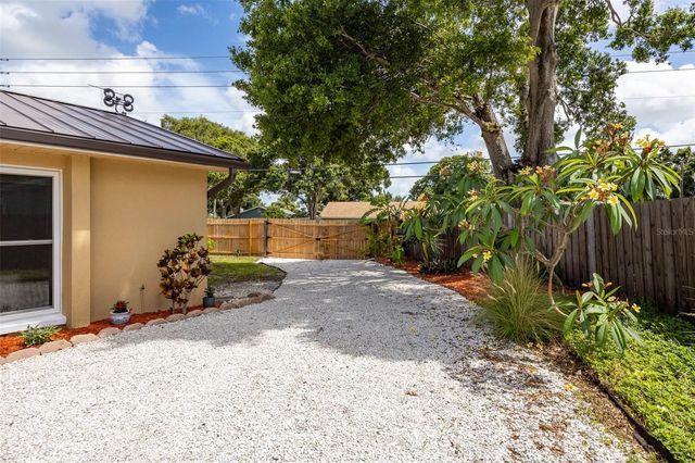 12481 REGENCY AVENUE, Seminole, FL 33772
