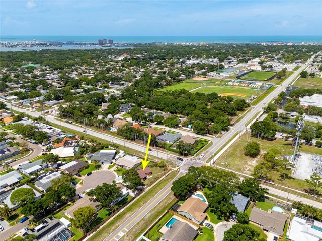 12481 REGENCY AVENUE, Seminole, FL 33772
