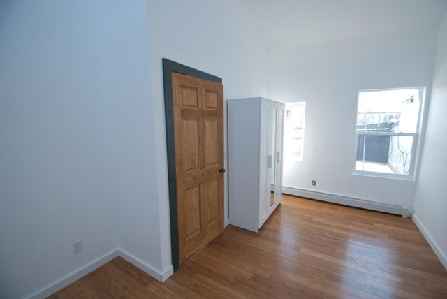 25 E 26th Street 3, Minneapolis, MN 55404