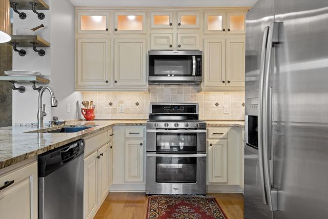 200 Manufacturers Rd Apt 203, Chattanooga, TN 37405