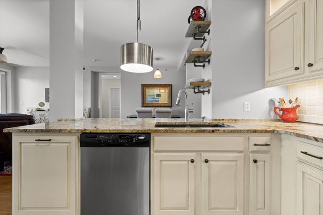 200 Manufacturers Rd Apt 203, Chattanooga, TN 37405