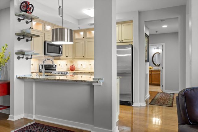 200 Manufacturers Rd Apt 203, Chattanooga, TN 37405