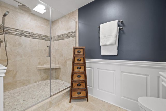 200 Manufacturers Rd Apt 203, Chattanooga, TN 37405