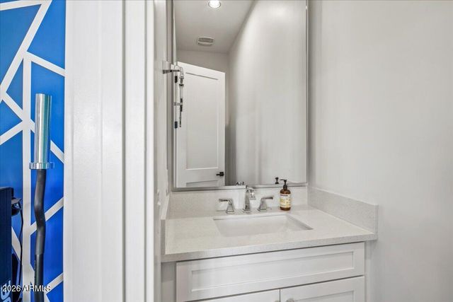 5770 S LOBACK Lane, Gilbert, AZ 85298
