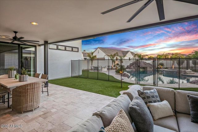 5770 S LOBACK Lane, Gilbert, AZ 85298