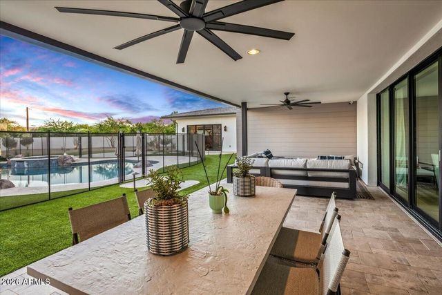 5770 S LOBACK Lane, Gilbert, AZ 85298