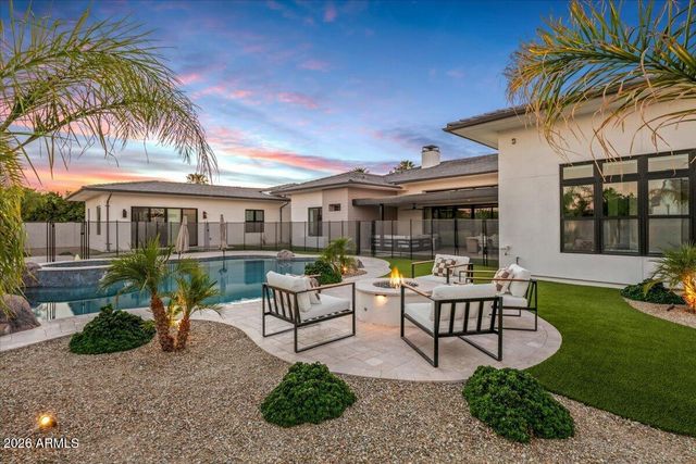 5770 S LOBACK Lane, Gilbert, AZ 85298