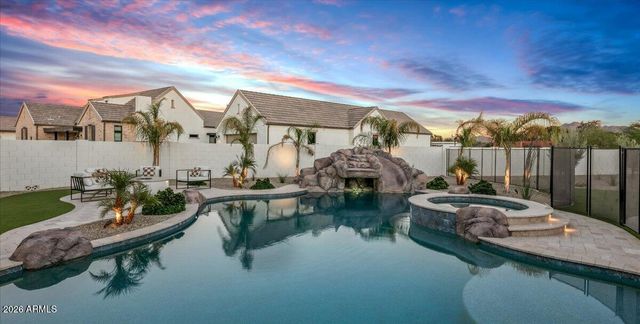 5770 S LOBACK Lane, Gilbert, AZ 85298