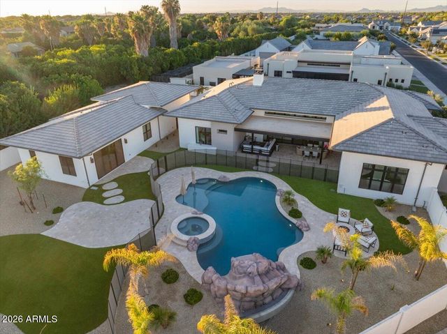 5770 S LOBACK Lane, Gilbert, AZ 85298