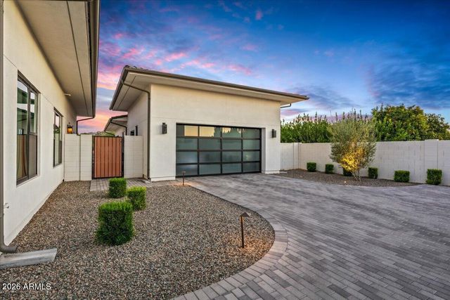 5770 S LOBACK Lane, Gilbert, AZ 85298
