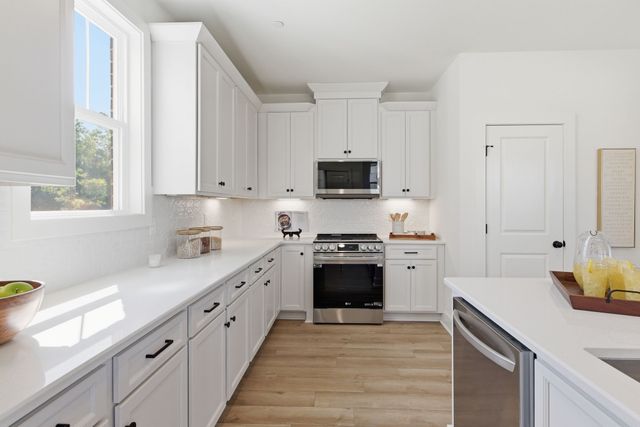 156 Nearwater Place, Hendersonville, TN 37075