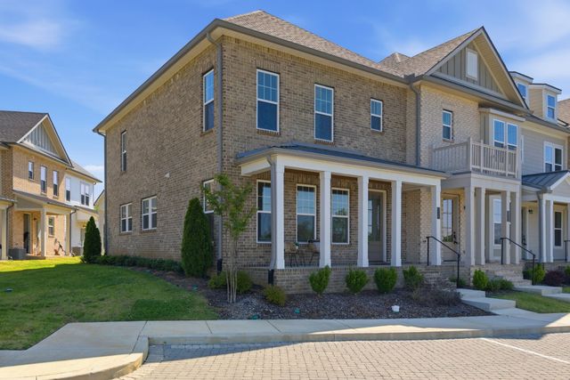 156 Nearwater Place, Hendersonville, TN 37075
