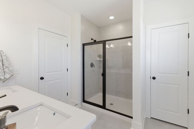 156 Nearwater Place, Hendersonville, TN 37075