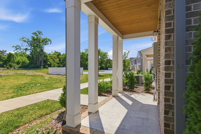 156 Nearwater Place, Hendersonville, TN 37075
