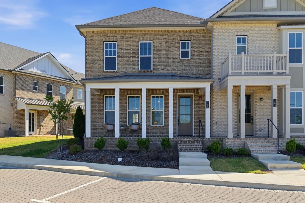 156 Nearwater Place, Hendersonville, TN 37075