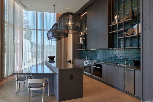 1000 Auahi Street PH 4113, Honolulu, HI 96814