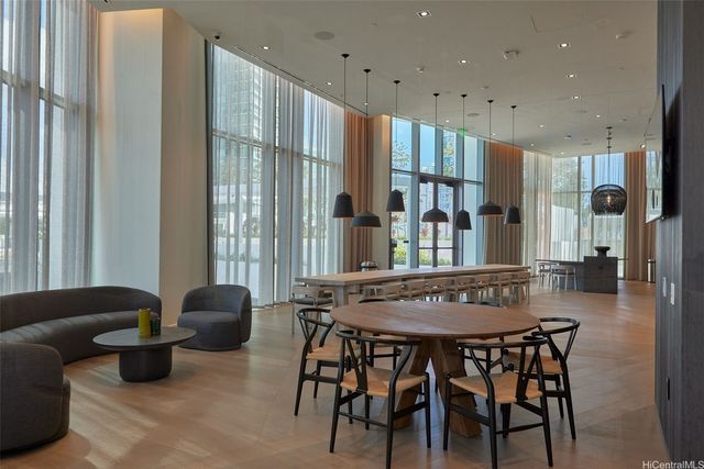 1000 Auahi Street PH 4113, Honolulu, HI 96814