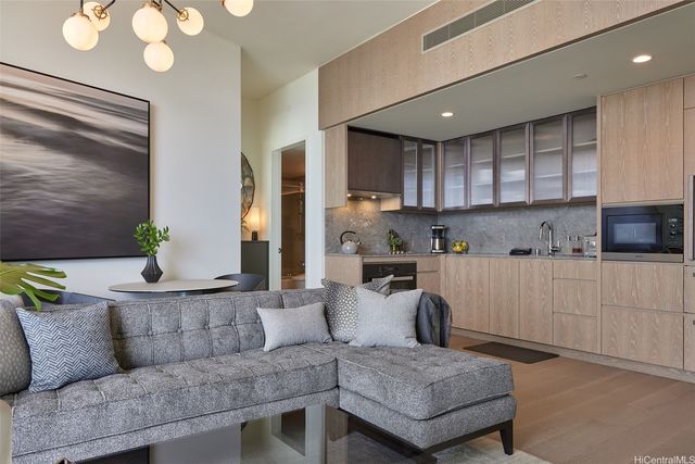 1000 Auahi Street PH 4113, Honolulu, HI 96814