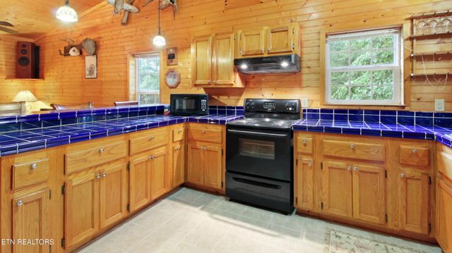 865 Ewing Rd, Spring City, TN 37381